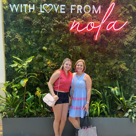 Hey Poshers!! - Picture 4 of 8